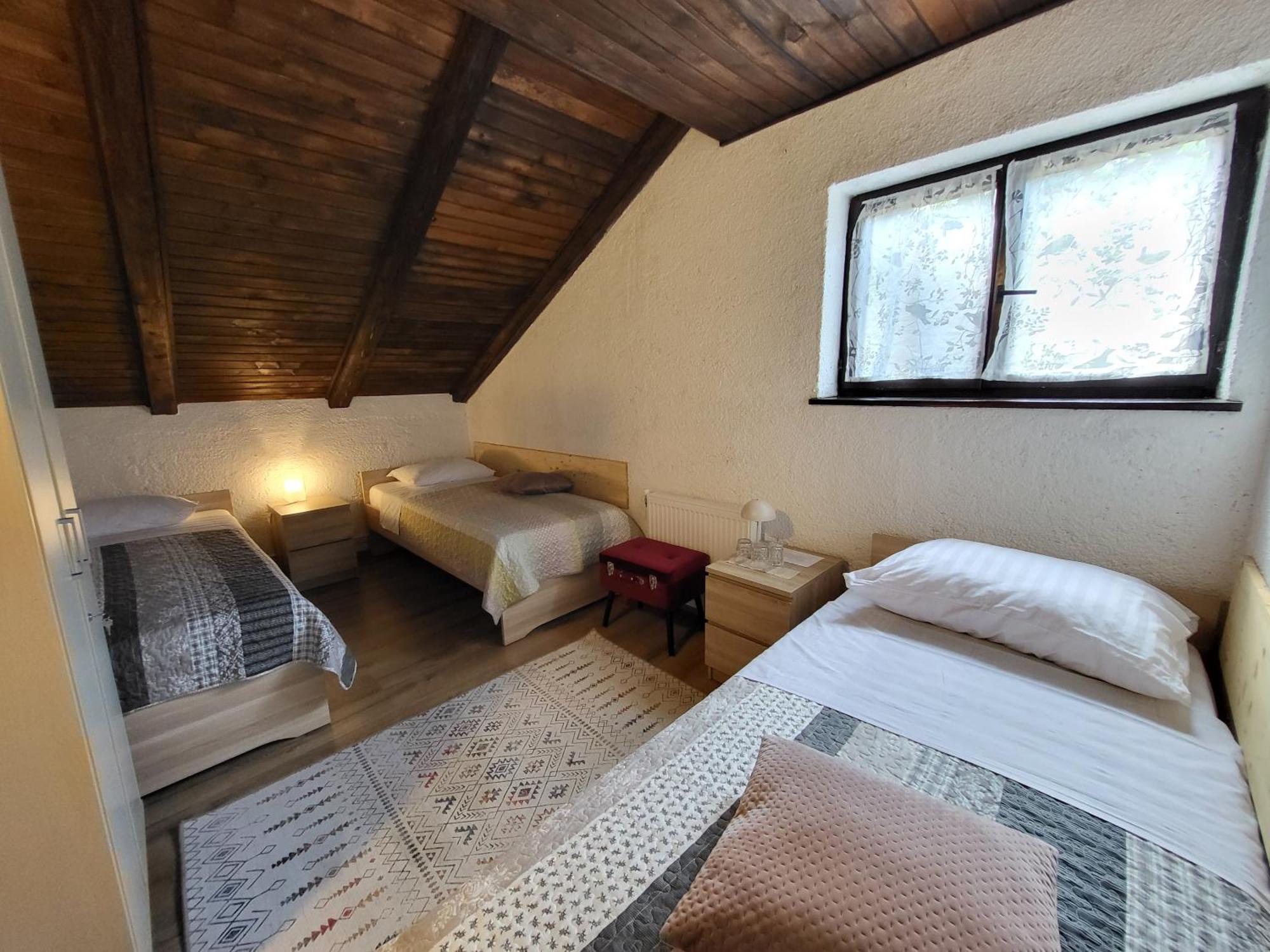 Отель Koca Sredi Gozda Kanal Экстерьер фото